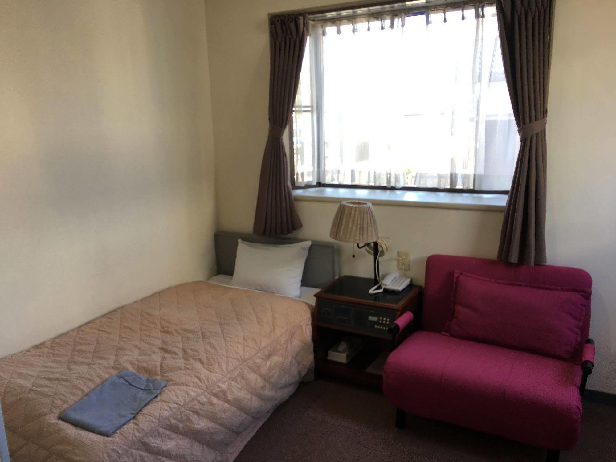 פוג'י Business Hotel Konen מראה חיצוני תמונה