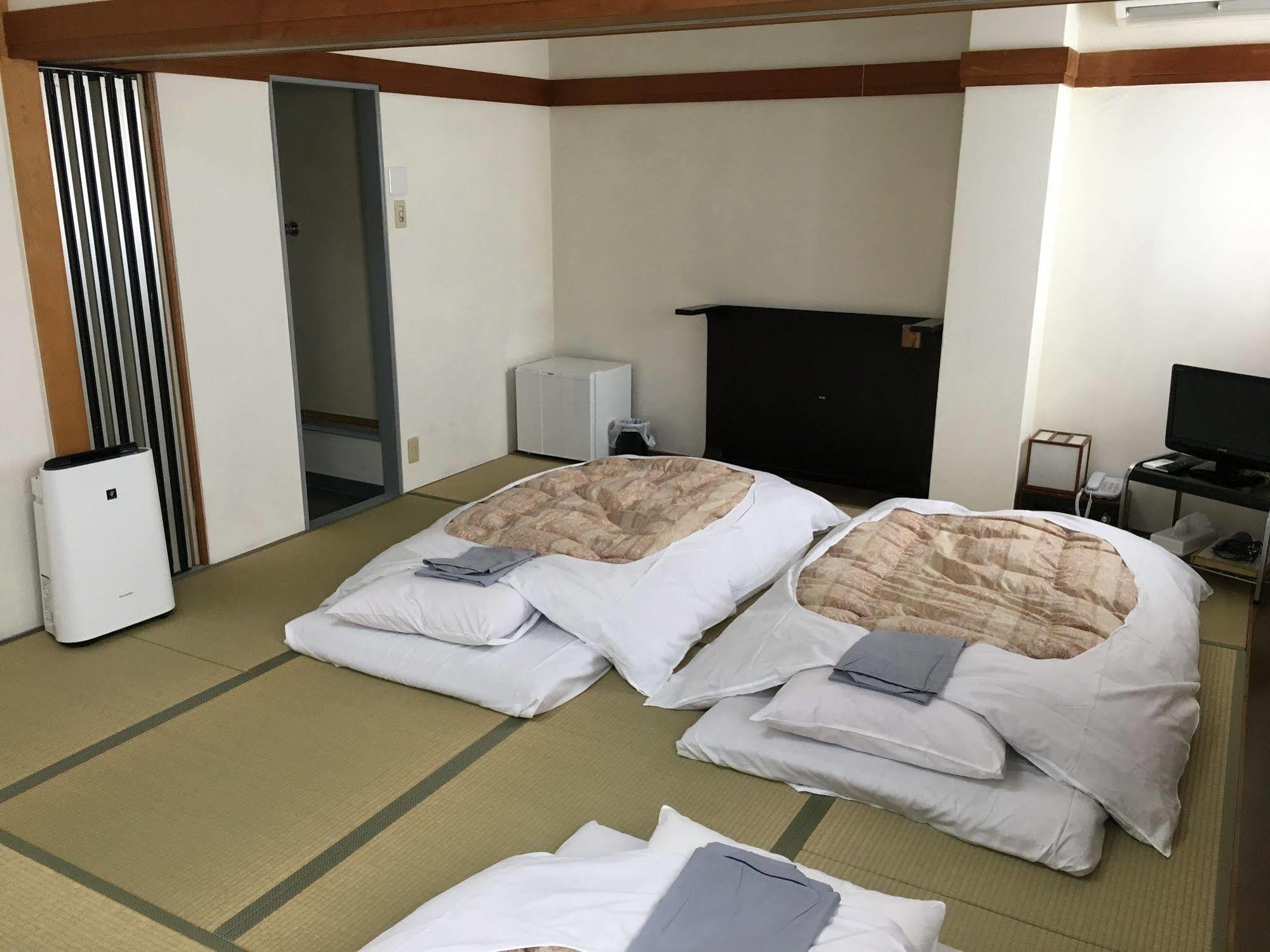 פוג'י Business Hotel Konen מראה חיצוני תמונה